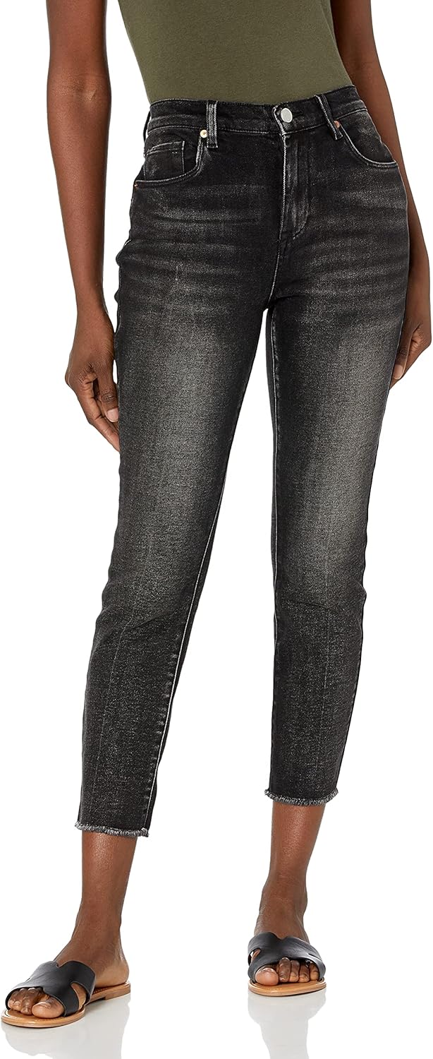 Madison in Saw You There - Image 36